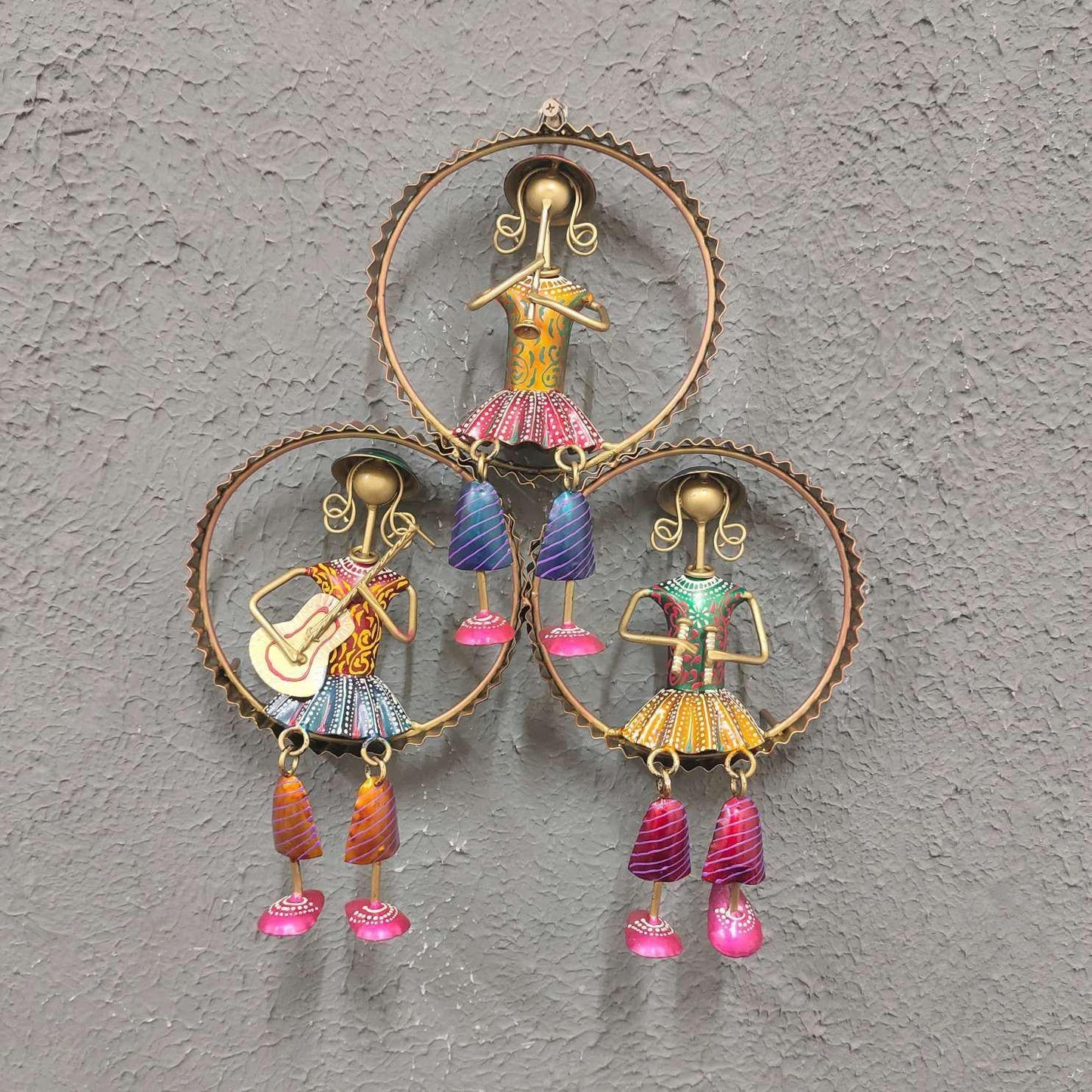 3 Lady Cap Musician in Ring