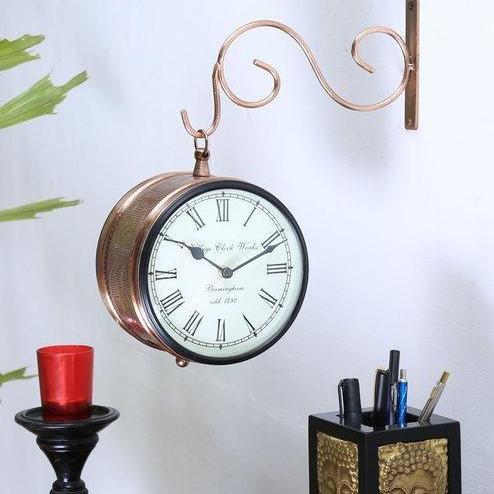 DOUBLE SIDED TIMEPIECE